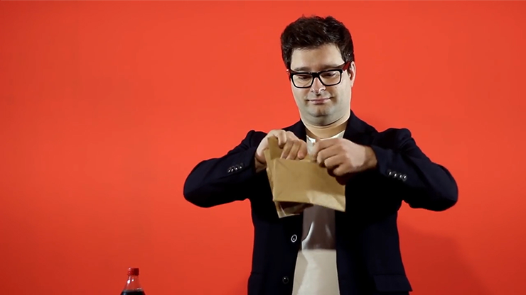 Astonishing Bottle | João Miranda and Ramon Amaral