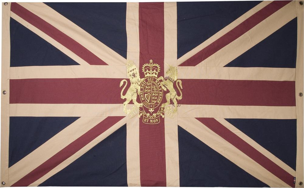 Royal British Flag with Coat of Arms | 150x100cm-Woven Magic-Deinparadies.ch
