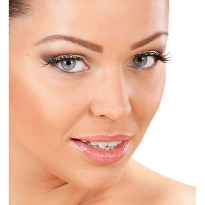 Glänzende Wimpern mit Kleber | silber