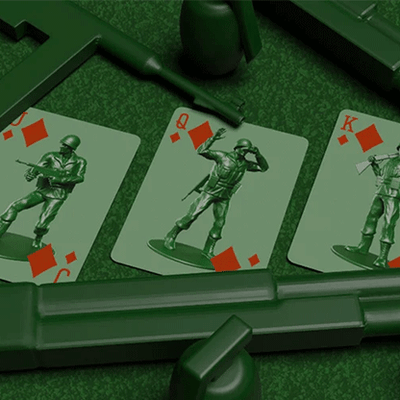 Army Men Playing Cards-Mike Guistolise-Deinparadies.ch
