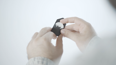 Paradox Button | Julio Montoro and Ultrabello-Julio Montoro-Deinparadies.ch