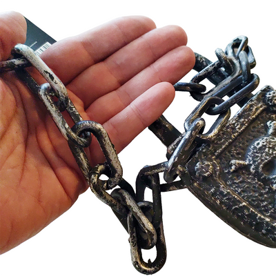 Plastikschloss mit Ketten