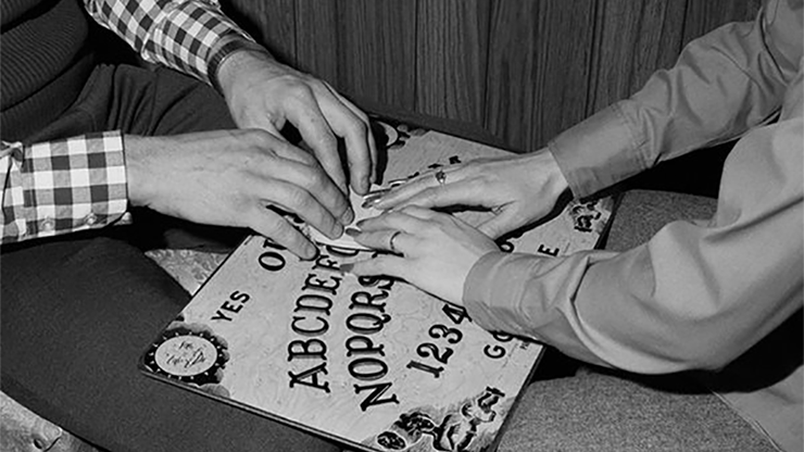 Seance Secrets, Ghost Hunting Tricks & Paranormal Investigation Techniques by Jonathan Royle - Mixed Media Download Jonathan Royle bei Deinparadies.ch