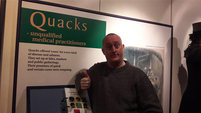 THE BIOLOGY OF HYPNOSIS - The Neuroscience of Mind Body Healing by Jonathan Royle - Mixed Media Download Jonathan Royle bei Deinparadies.ch