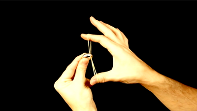 Ultra Rubber Band Through Ring by Rasmus - Video Download Rasmus Magic bei Deinparadies.ch