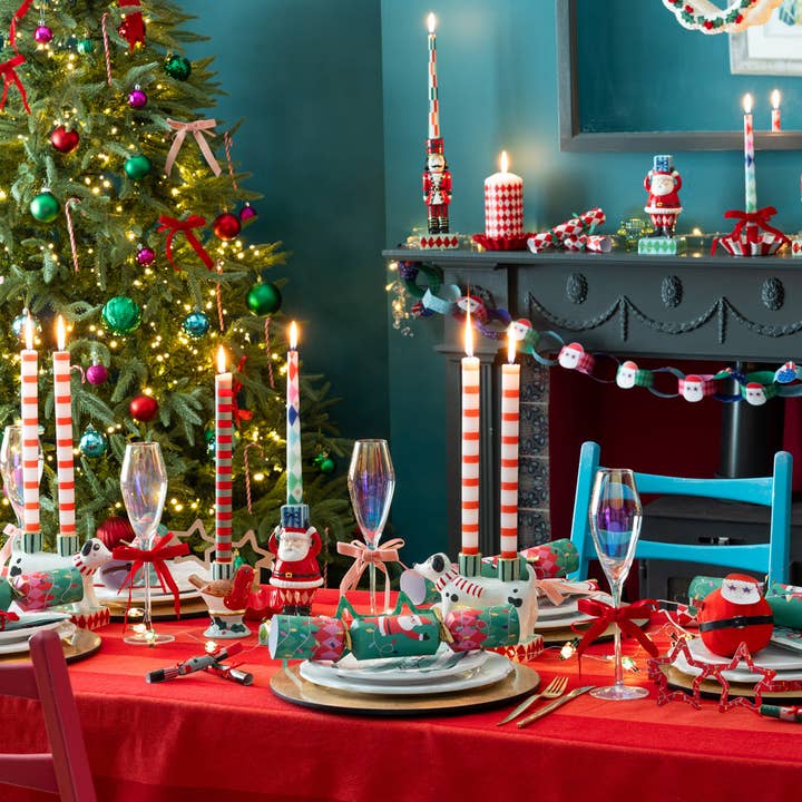Santa 2 Design Christmas Crackers