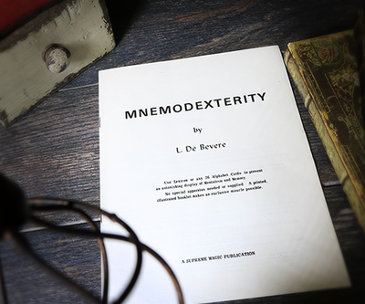 Mnemodexterity by L. De Bevere Ed Meredith bei Deinparadies.ch