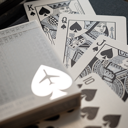 Lounge Edition in Jetway (Silver) by Jetsetter Playing Cards Jetsetter Playing Cards bei Deinparadies.ch