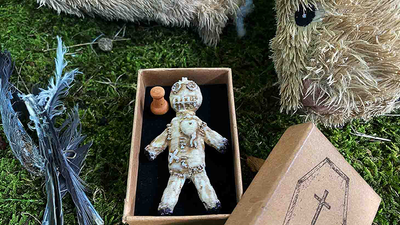 HOODOO - Haunted Voodoo Doll | Mark Traversoni Saturn Magic bei Deinparadies.ch