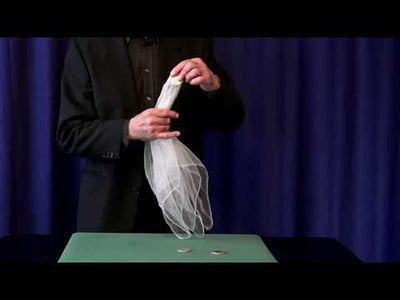 Im Fokus 5: Münzen durch Tuch 3.0 by Christian Scherer