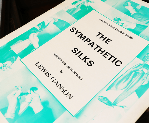 Sympathetic Silks by Lewis Ganson at Deinparadies.ch