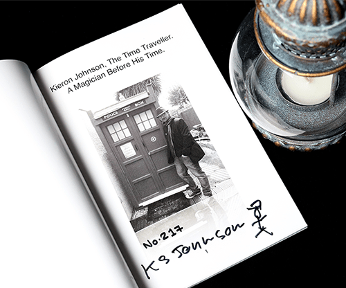 The Time Traveller by Kieron Johnson Deinparadies.ch bei Deinparadies.ch
