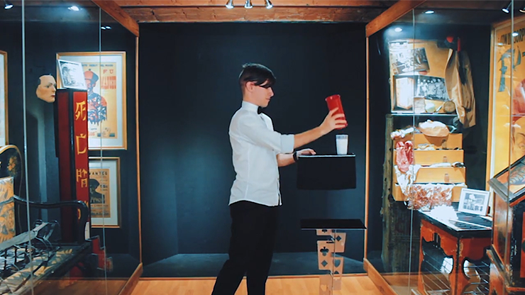 Vanishing Glass of Milk PRO | Bazar de Magia 