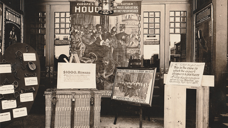 A Strenuous Career: The Personal Challenge & Advertisement Scrapbook of Houdini-Zanadu-Deinparadies.ch