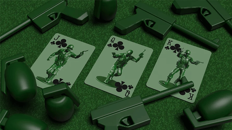 Army Men Playing Cards-Mike Guistolise-Deinparadies.ch