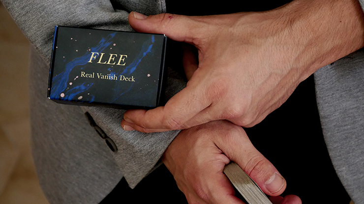 FLEE (Blue) | Bryan Codecasa-Bryan Codecasa Productions-Deinparadies.ch