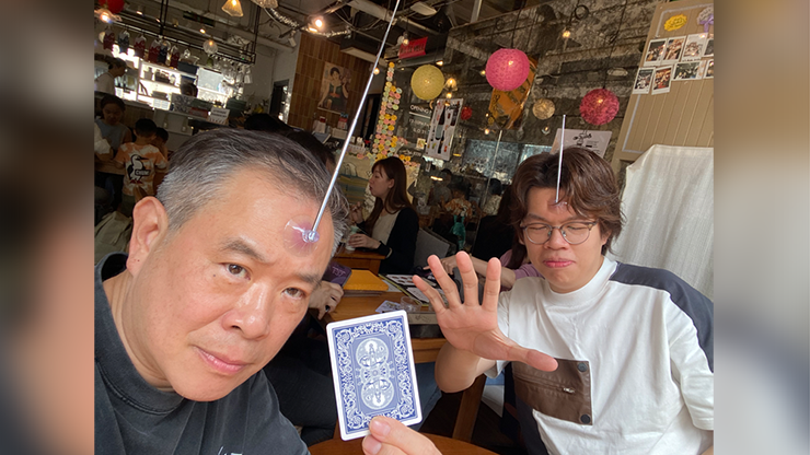 Human Antenna | 808 Magic and Alan Wong-Alan Wong-Deinparadies.ch