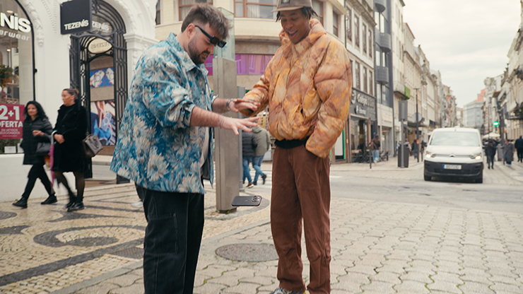 Leviosa Phone | João Miranda and Julio Montoro-Deinparadies.ch-Deinparadies.ch