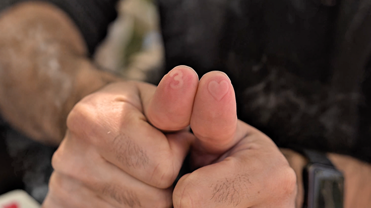 No Pain No Gain | Adrian Vega & Gonzalo Albiñana-Crazy Jokers-Deinparadies.ch