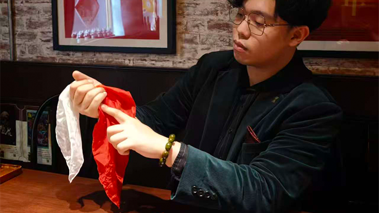 Red & White Beyond the Secret -Ethan Yip's Color Changing Silk Routine-ILLUWIZARD PRESENTS-Deinparadies.ch