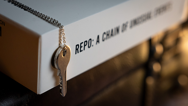 Repo: A Chain of Unusual Events | Tobias Dostal-Murphy's Studio-Deinparadies.ch