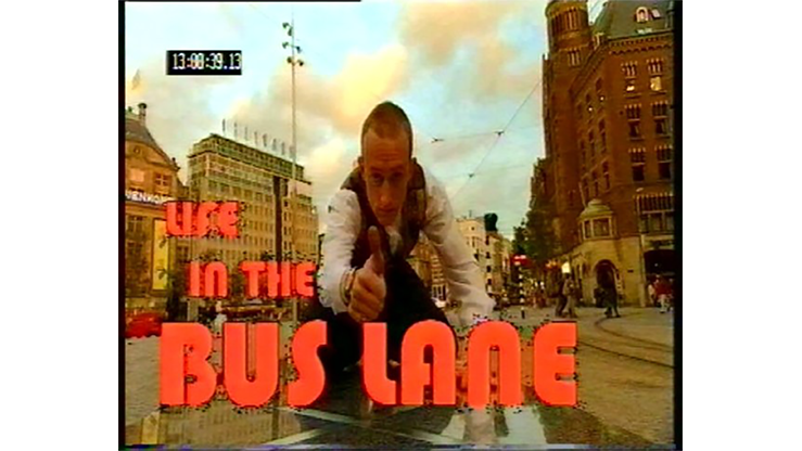 Royle revela las seis gemas de su serie de televisión europea "Life in the Bus Lane" por Jonathan Royle - Mixed Media Descargar Jonathan Royle en Deinparadies.ch
