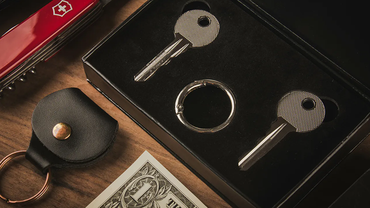 Swiss Key | Nicholas Lawrence and Hanson Chien-Magic Hutong Entertainment Inc. Ltd.-Deinparadies.ch