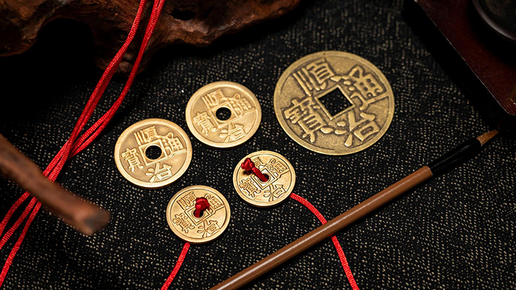 The Ever Free Tongbao | Raymond Iong-TCC PLAYING CARDS CO. LIMITED-Deinparadies.ch
