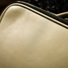 Bolso de primer plano de cuero genuino de lujo | TCC - Beige - TCC Presenta