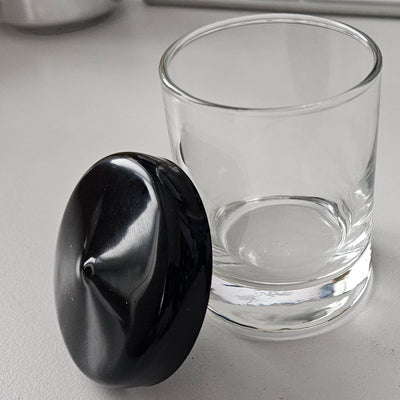 Schnapps glass closure