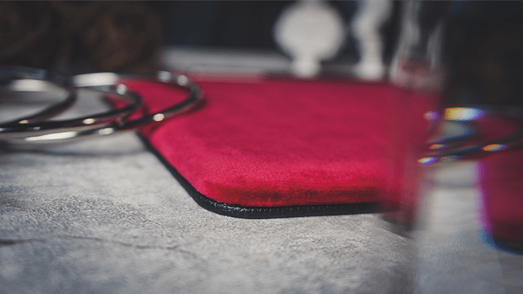 Suede Leather Close-Up Matte Mini red TCC Presents at Deinparadies.ch